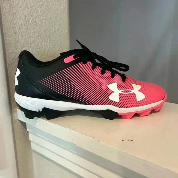 Under Armour Boys Leadoff Low RM 1297316-002 Pink Baseball Cleats Shoes Size 3Y - Picture 2 of 11